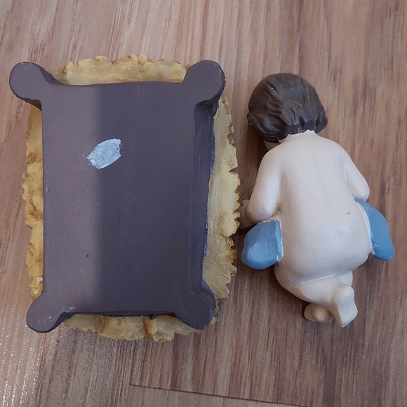 Baby Jesus Manger Figurine Resin Replacement 4 Inches Nativity Christmas Decor - Picture 6 of 7